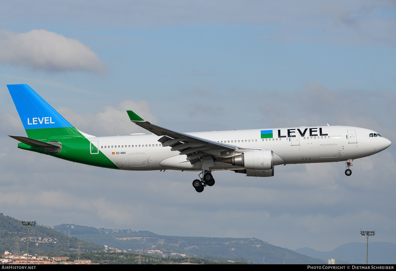 Aircraft Photo of EC-NRH | Airbus A330-202 | Level | AirHistory.net #746211