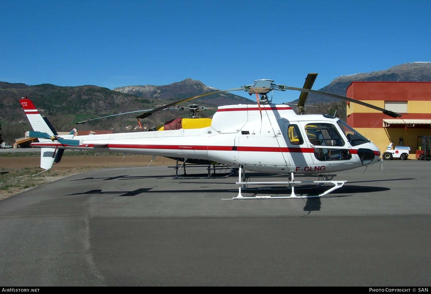 Aircraft Photo of F-GLNG | Aerospatiale AS-350BA Ecureuil | AirHistory.net #746326
