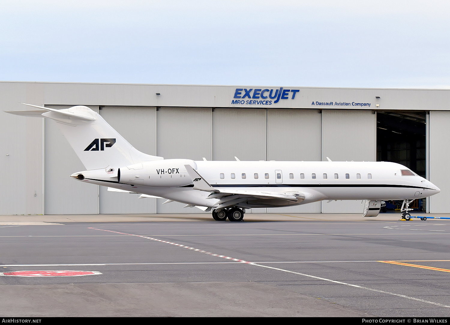 Aircraft Photo of VH-OFX | Bombardier Global Express (BD-700-1A10) | AirHistory.net #746386