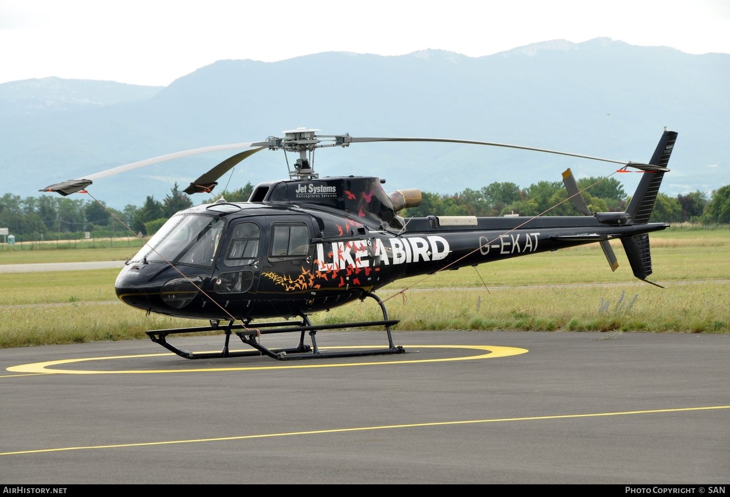 Aircraft Photo of G-EKAT | Aérospatiale AS-350 B3e Ecureuil | Jet Systems Hélicoptères Services | AirHistory.net #746450