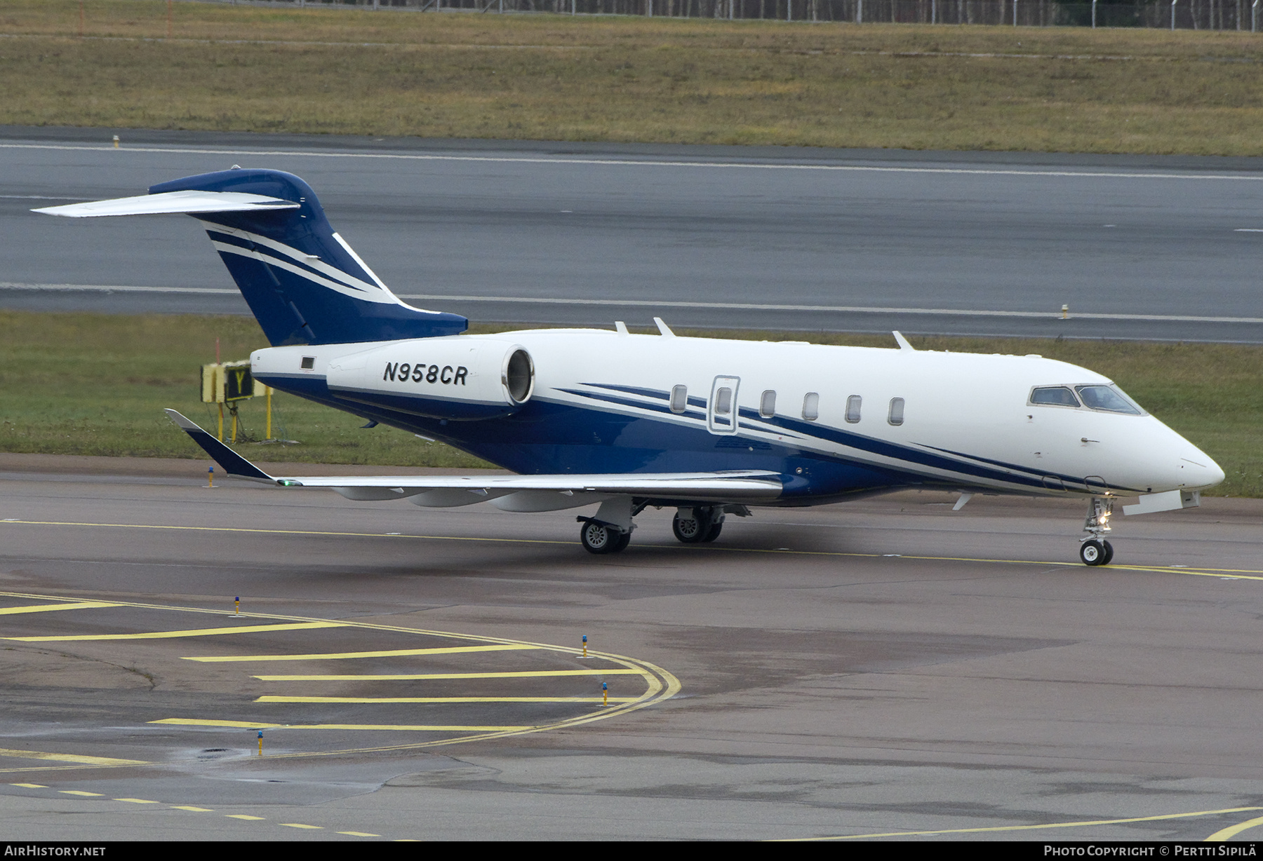 Aircraft Photo of N958CR | Bombardier Challenger 350 (BD-100-1A10) | AirHistory.net #746565