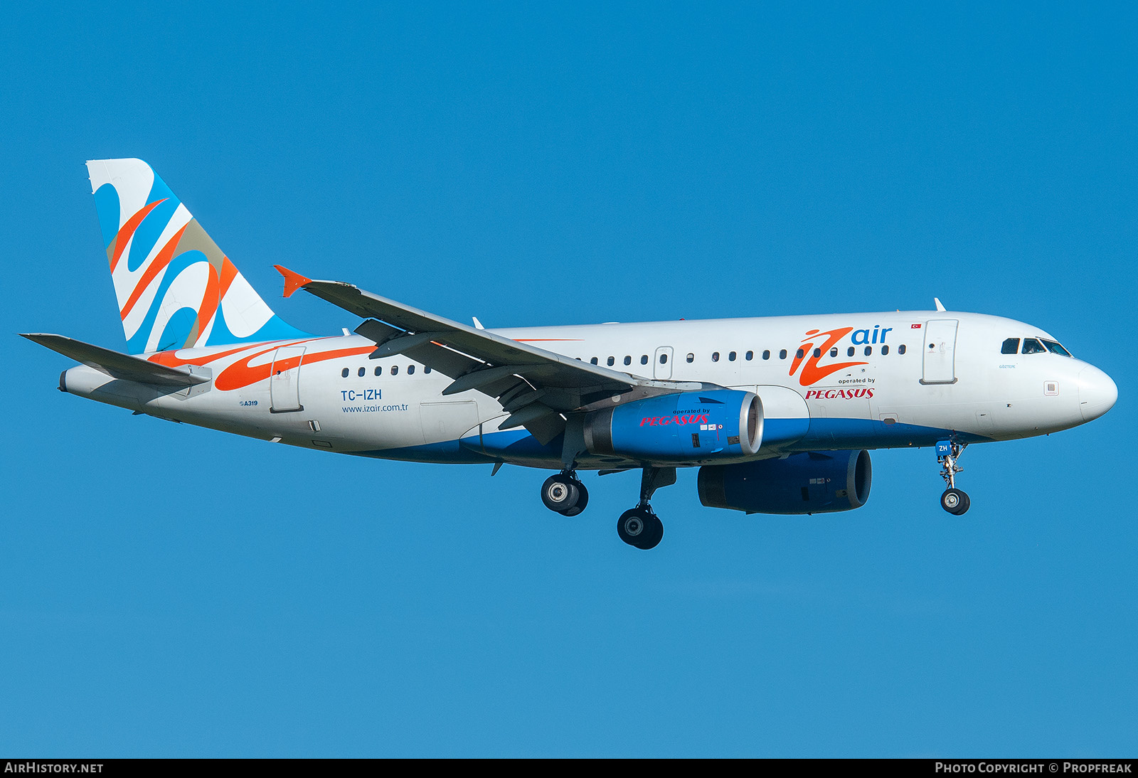 Aircraft Photo of TC-IZH | Airbus A319-131 | IZAir - Izmir Hava Yollari | AirHistory.net #746626