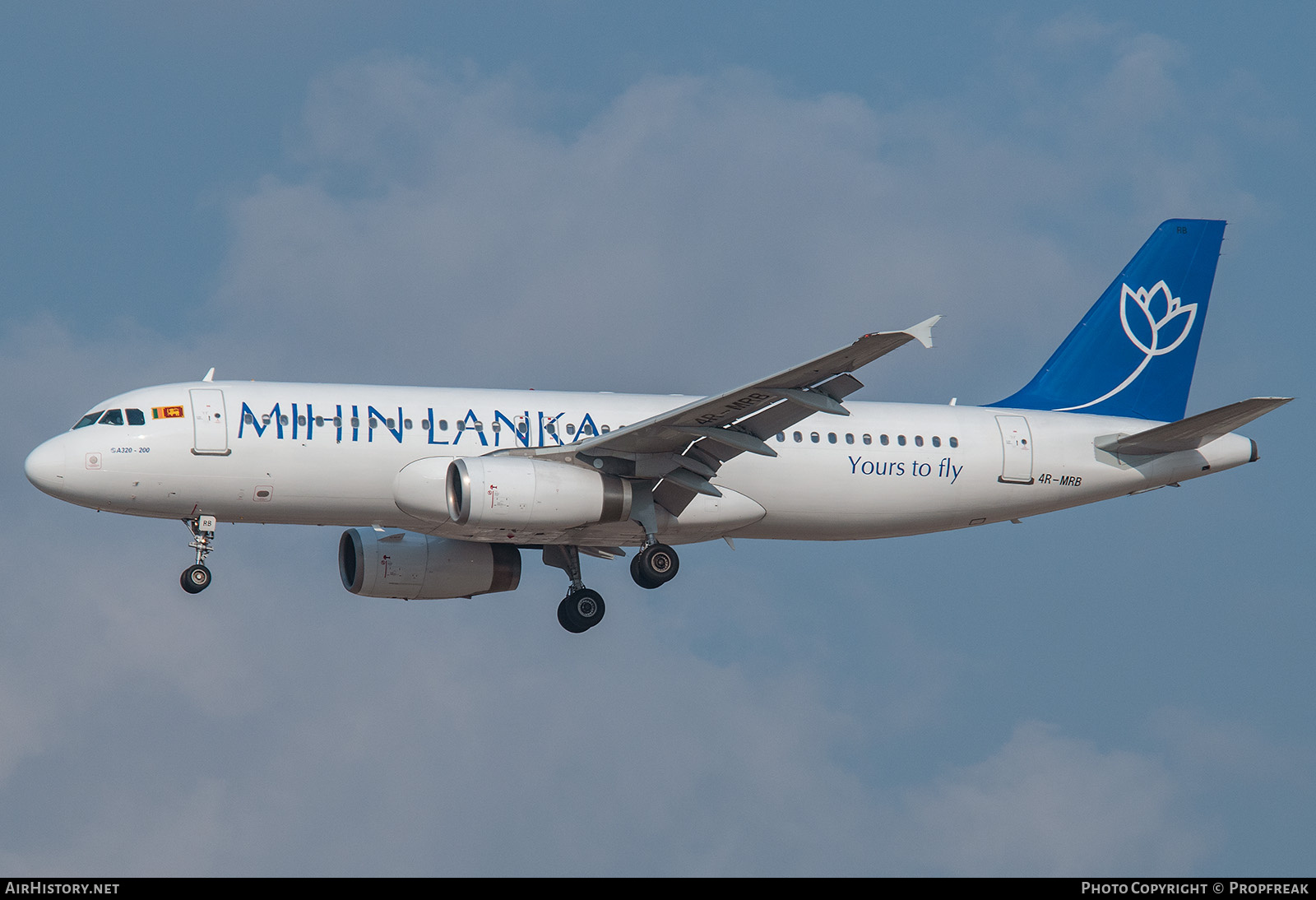 Aircraft Photo of 4R-MRB | Airbus A320-232 | Mihin Lanka | AirHistory.net #746655