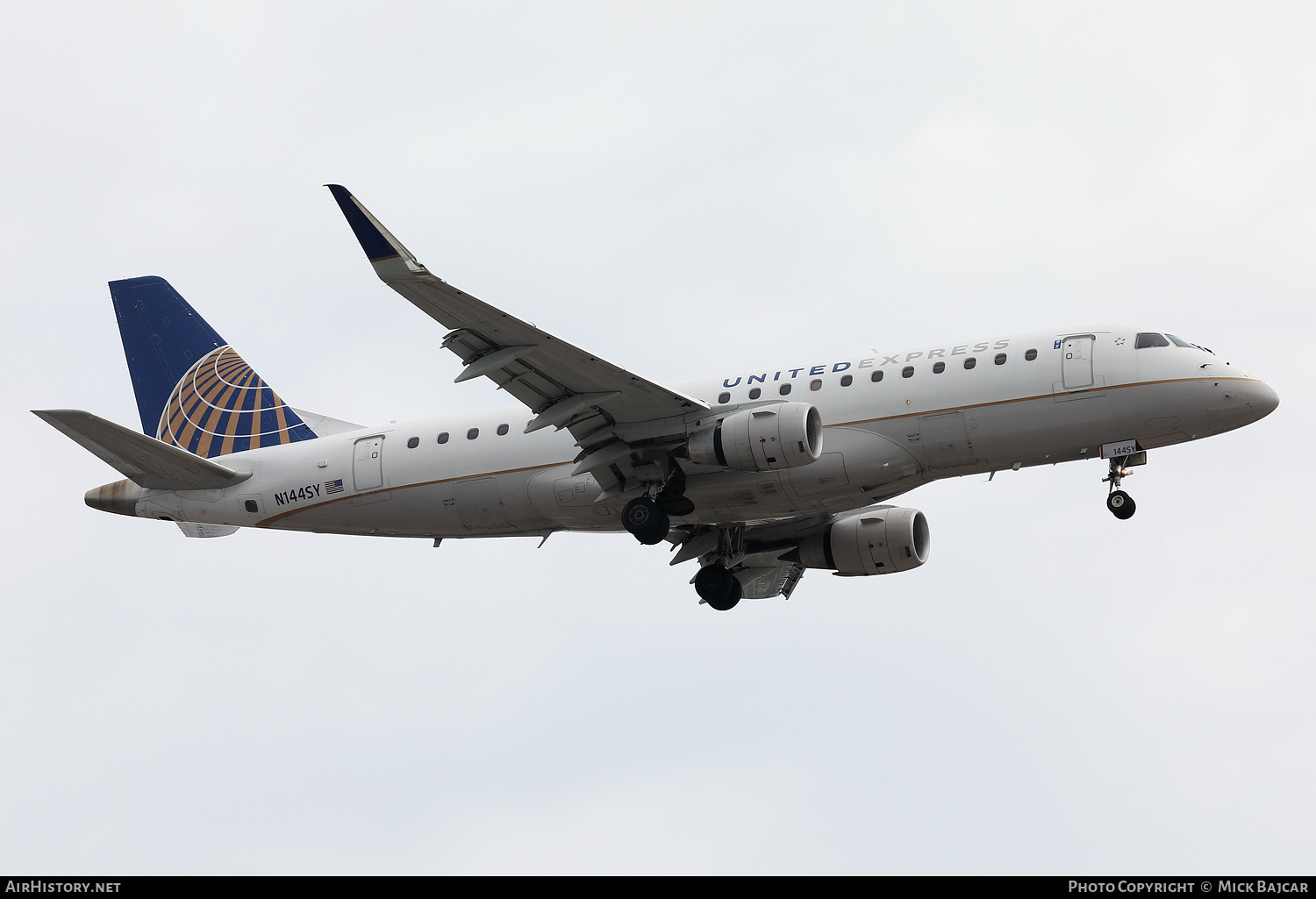 Aircraft Photo of N144SY | Embraer 175LR (ERJ-170-200LR) | United Express | AirHistory.net #746757
