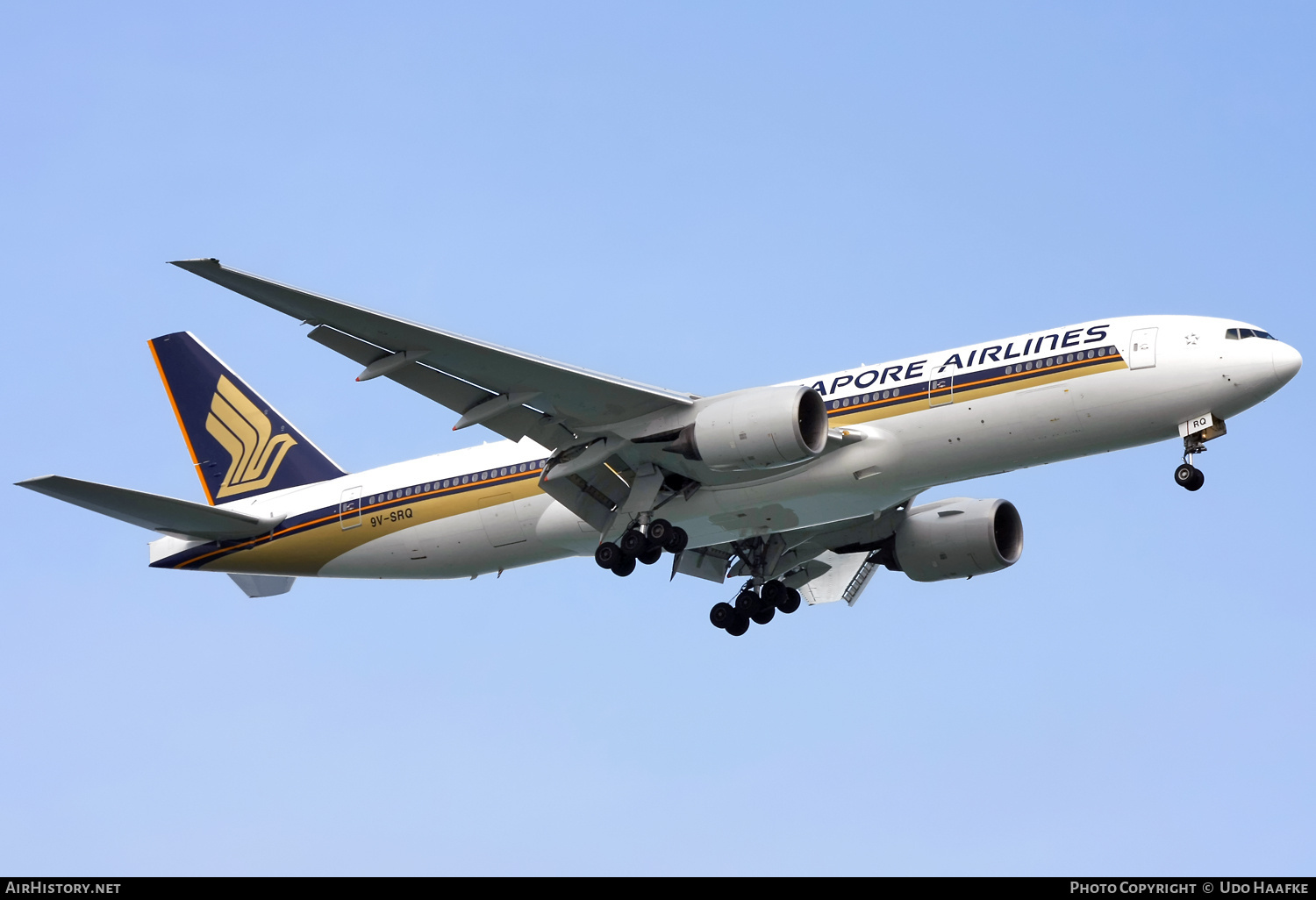 Aircraft Photo of 9V-SRQ | Boeing 777-212/ER | Singapore Airlines | AirHistory.net #746844