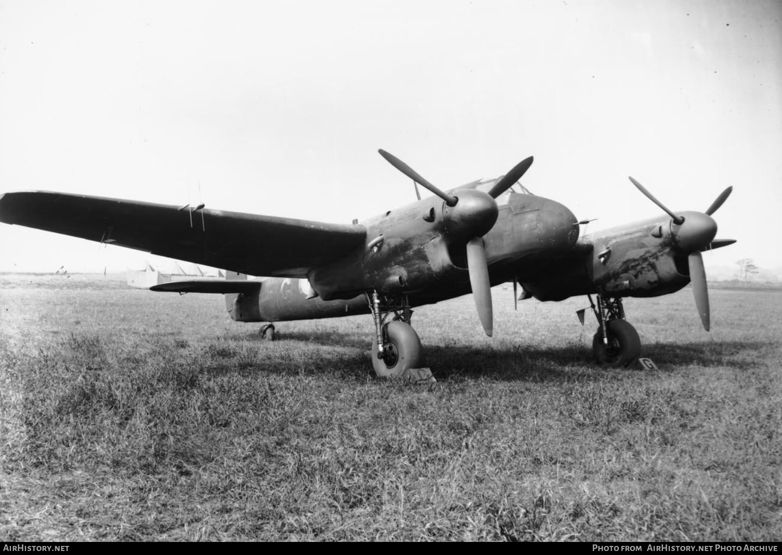 Aircraft Photo of R2402 | Bristol 156 Beaufighter Mk2F | UK - Air Force | AirHistory.net #746939