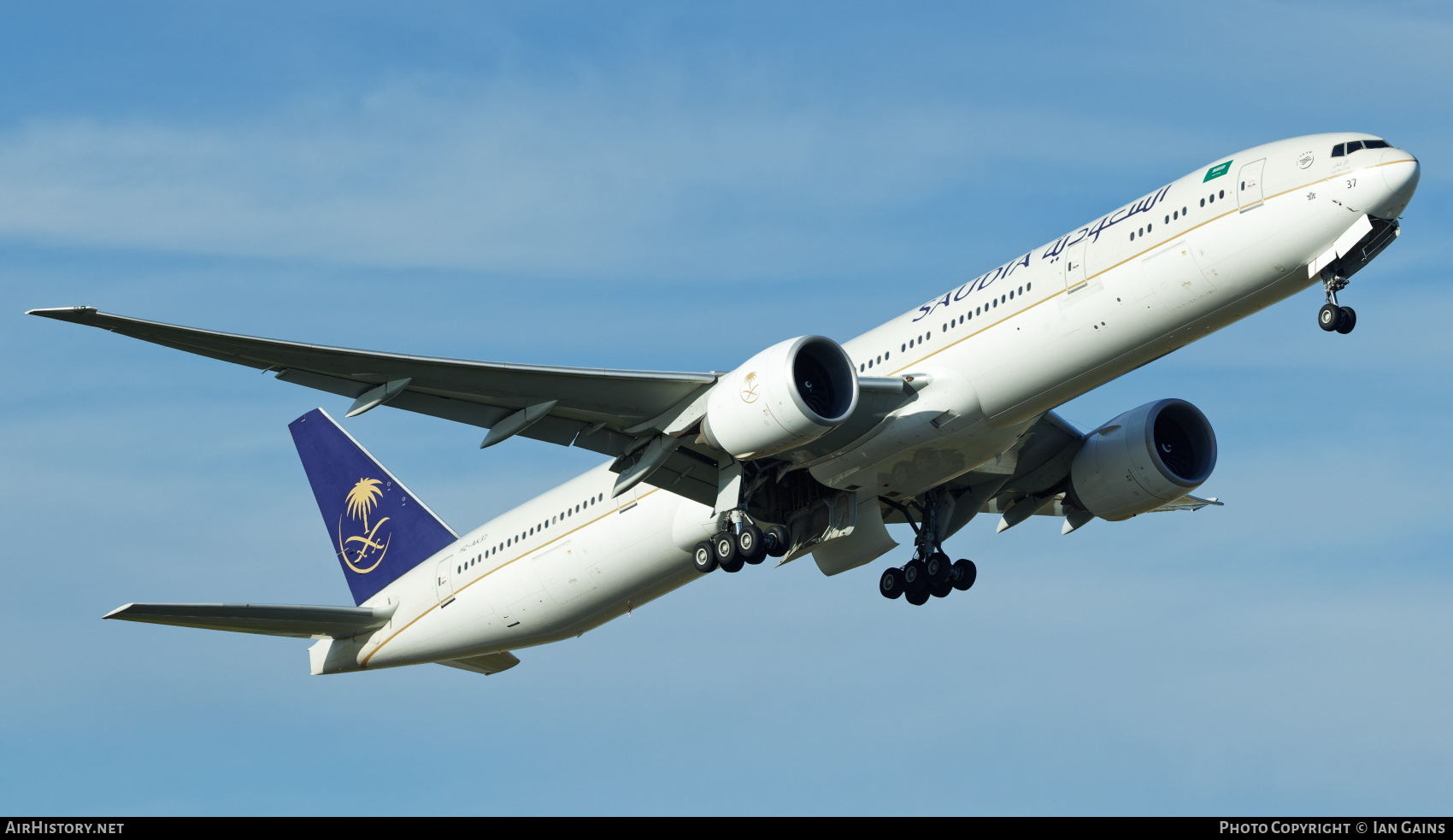 Aircraft Photo of HZ-AK37 | Boeing 777-300/ER | Saudia - Saudi Arabian Airlines | AirHistory.net #747028