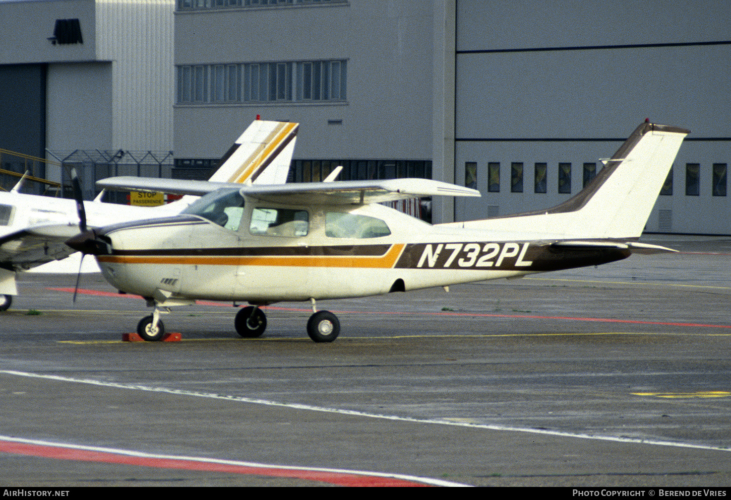 Aircraft Photo of N732PL | Cessna 210M Centurion II | AirHistory.net #747195