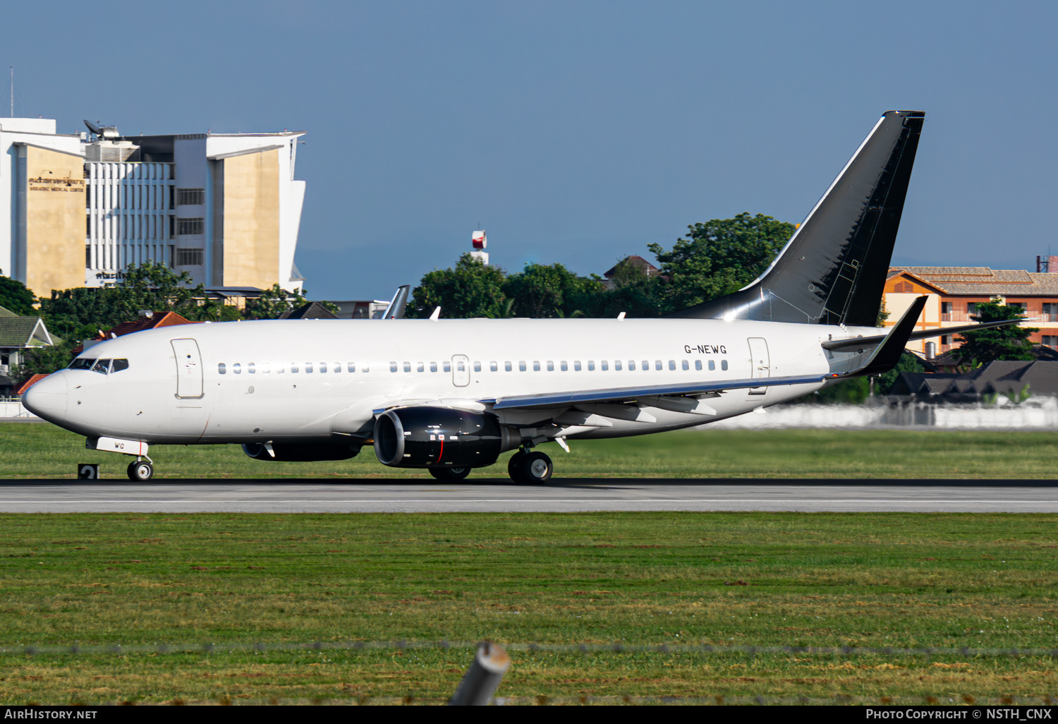 Aircraft Photo of G-NEWG | Boeing 737-76N | AirHistory.net #747236