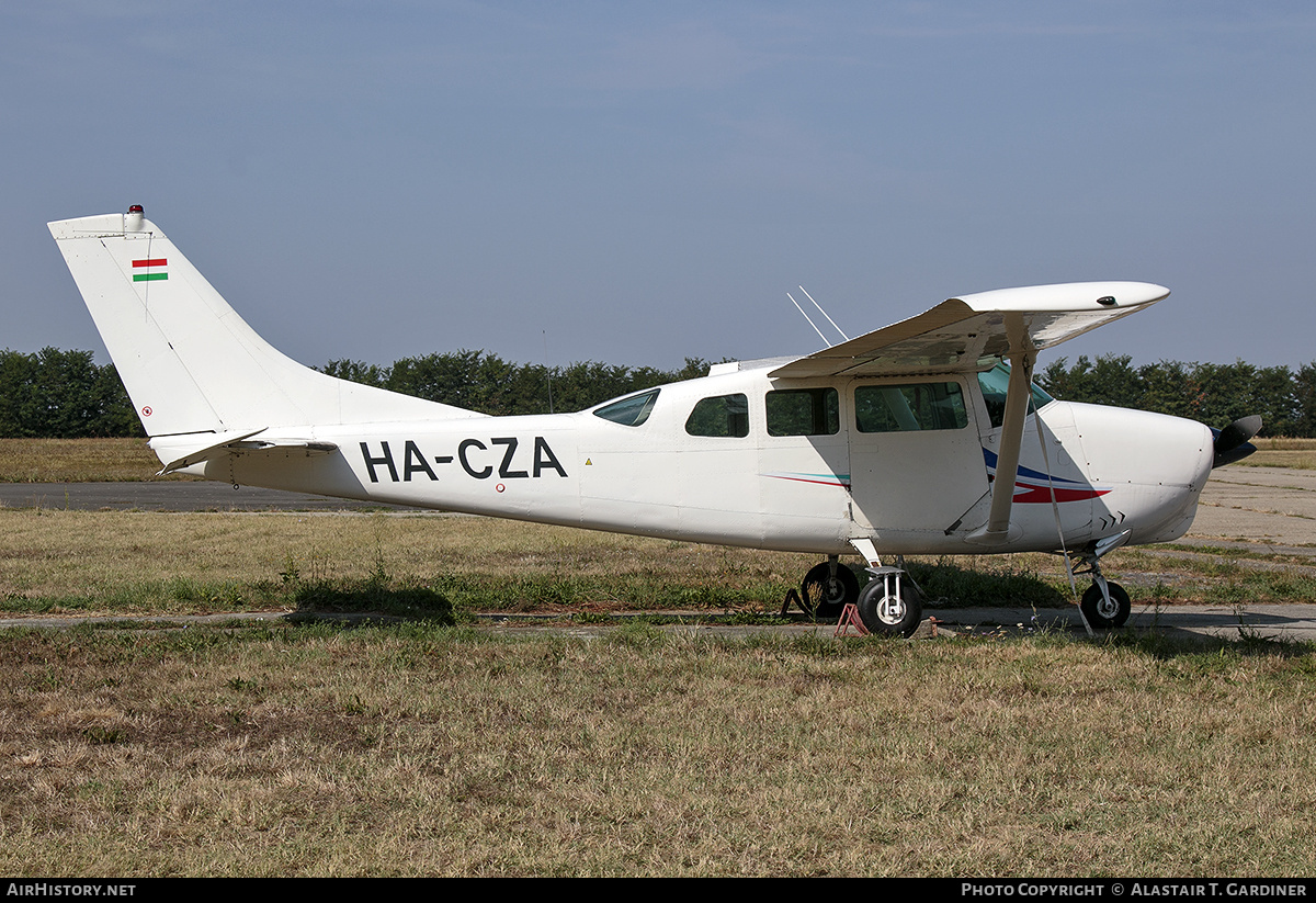 Aircraft Photo of HA-CZA | Cessna 210-5A | AirHistory.net #747241