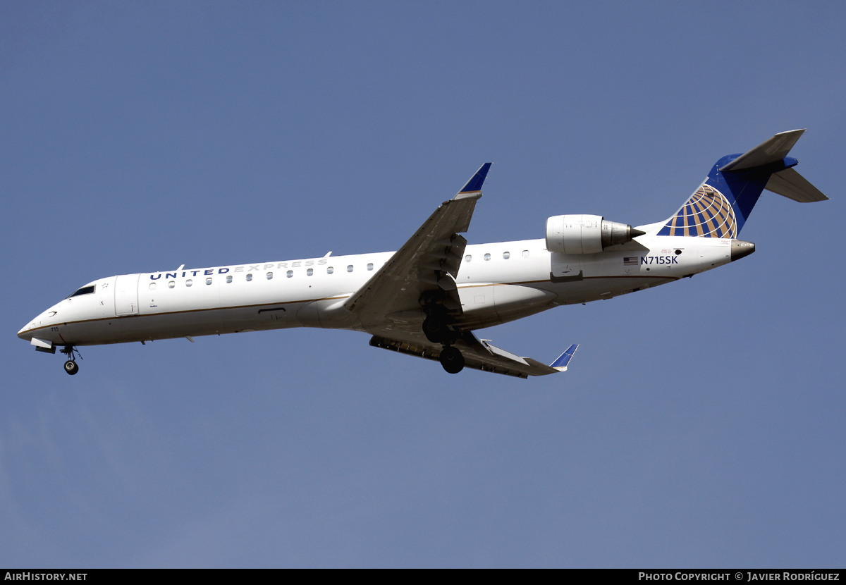Aircraft Photo of N715SK | Bombardier CRJ-700 (CL-600-2C10) | United Express | AirHistory.net #747653