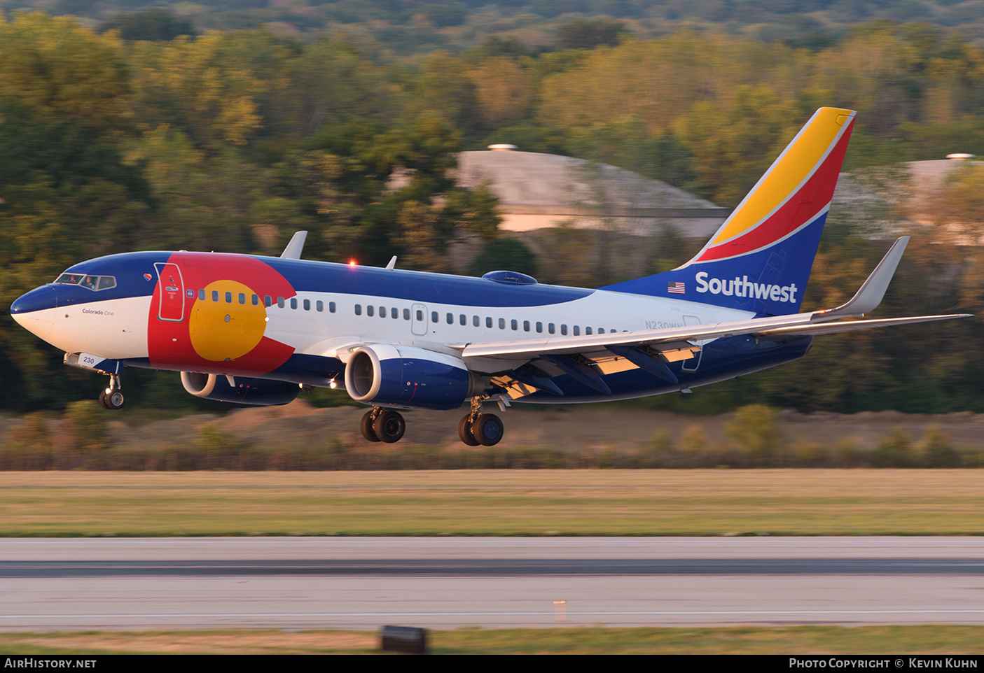 Aircraft Photo of N230WN | Boeing 737-7H4 | Southwest Airlines | AirHistory.net #747733