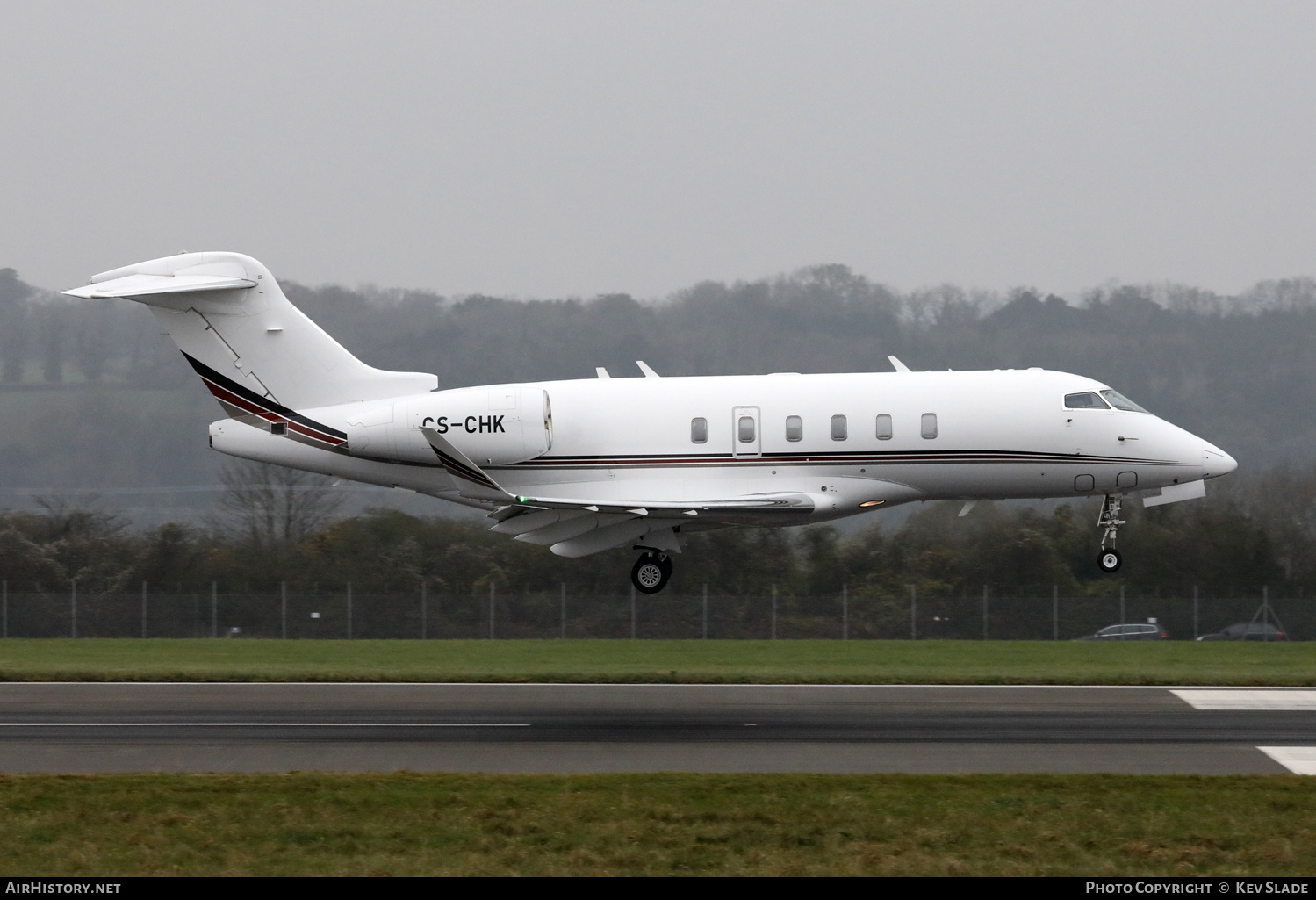 Aircraft Photo of CS-CHK | Bombardier Challenger 350 (BD-100-1A10) | AirHistory.net #747770