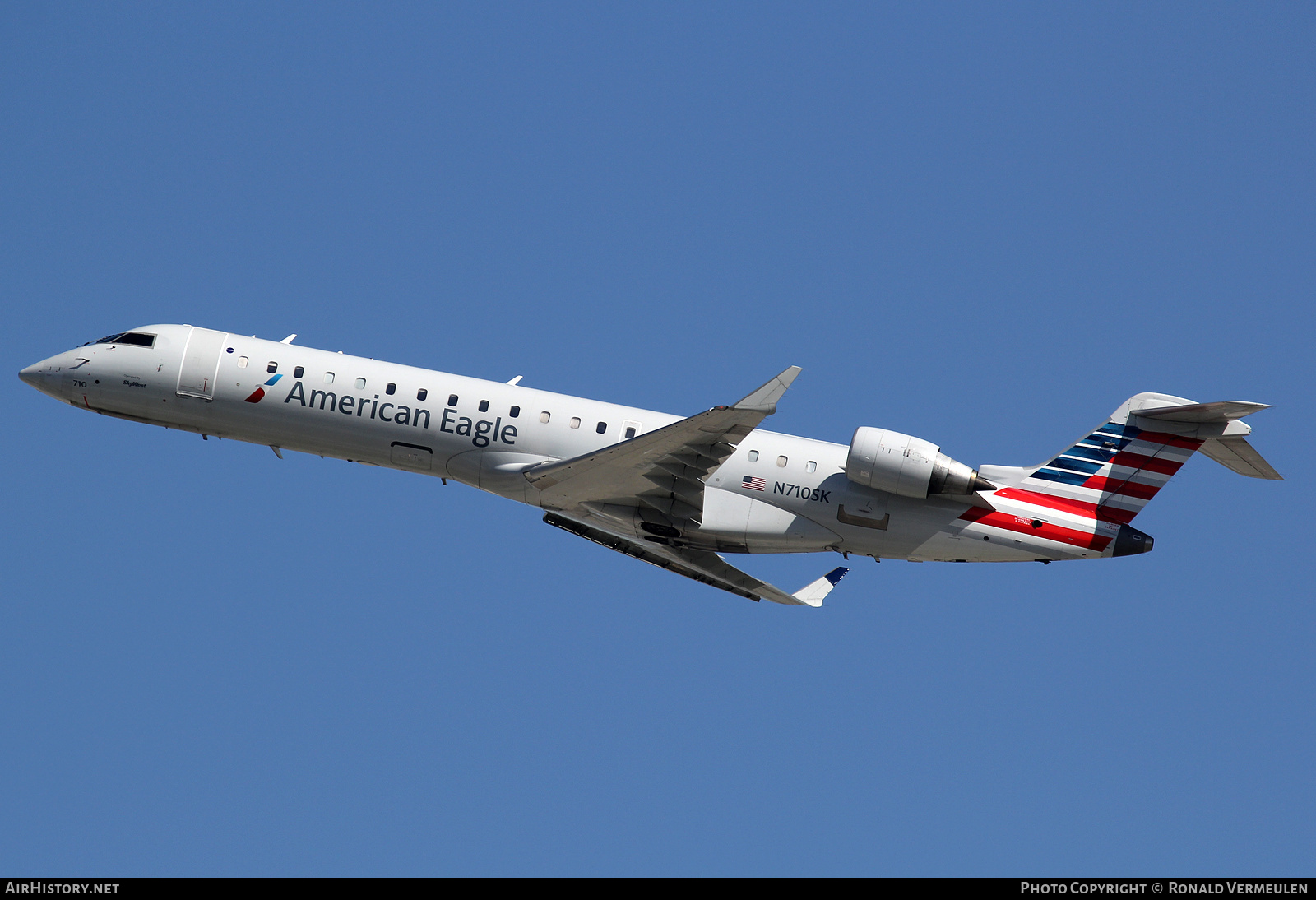 Aircraft Photo of N710SK | Bombardier CRJ-701ER (CL-600-2C10) | American Eagle | AirHistory.net #747795