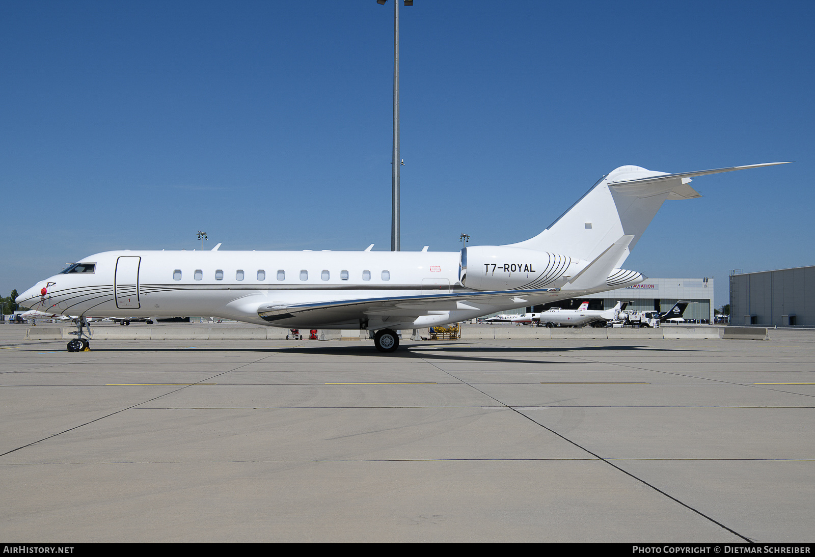 Aircraft Photo of T7-ROYAL | Bombardier Global 5000 (BD-700-1A11) | AirHistory.net #747869