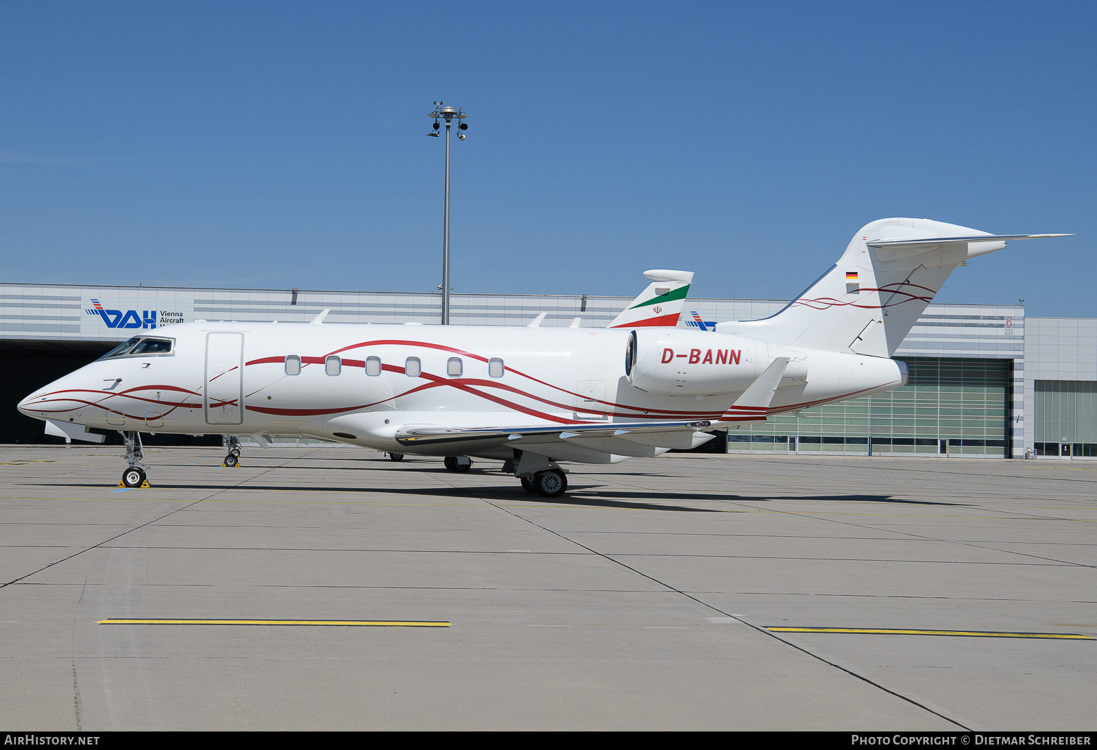 Aircraft Photo of D-BANN | Bombardier Challenger 300 (BD-100-1A10) | AirHistory.net #747922