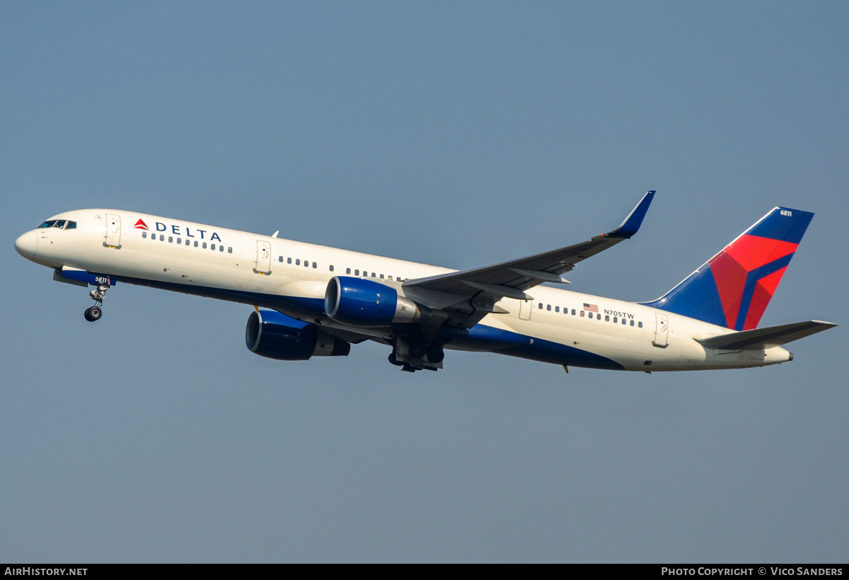 Aircraft Photo of N705TW | Boeing 757-231 | Delta Air Lines | AirHistory.net #748013