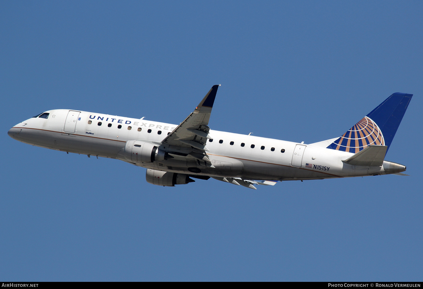 Aircraft Photo of N151SY | Embraer 175LR (ERJ-170-200LR) | United Express | AirHistory.net #748073