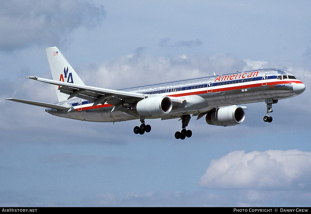 Aircraft Photo of N654A | Boeing 757-223 | American Airlines | AirHistory.net #748141