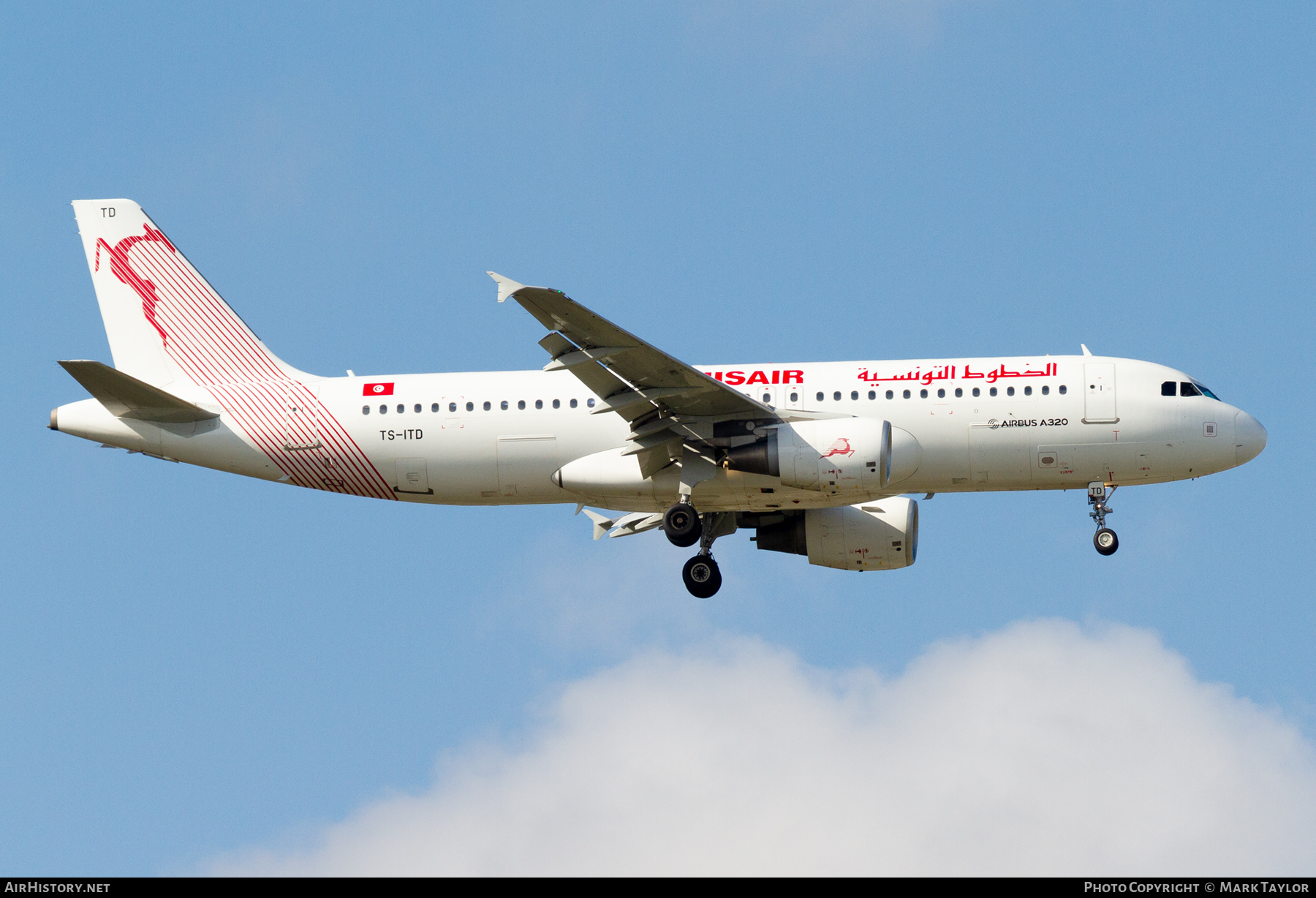 Aircraft Photo of TS-ITD | Airbus A320-214 | Tunisair | AirHistory.net #748315