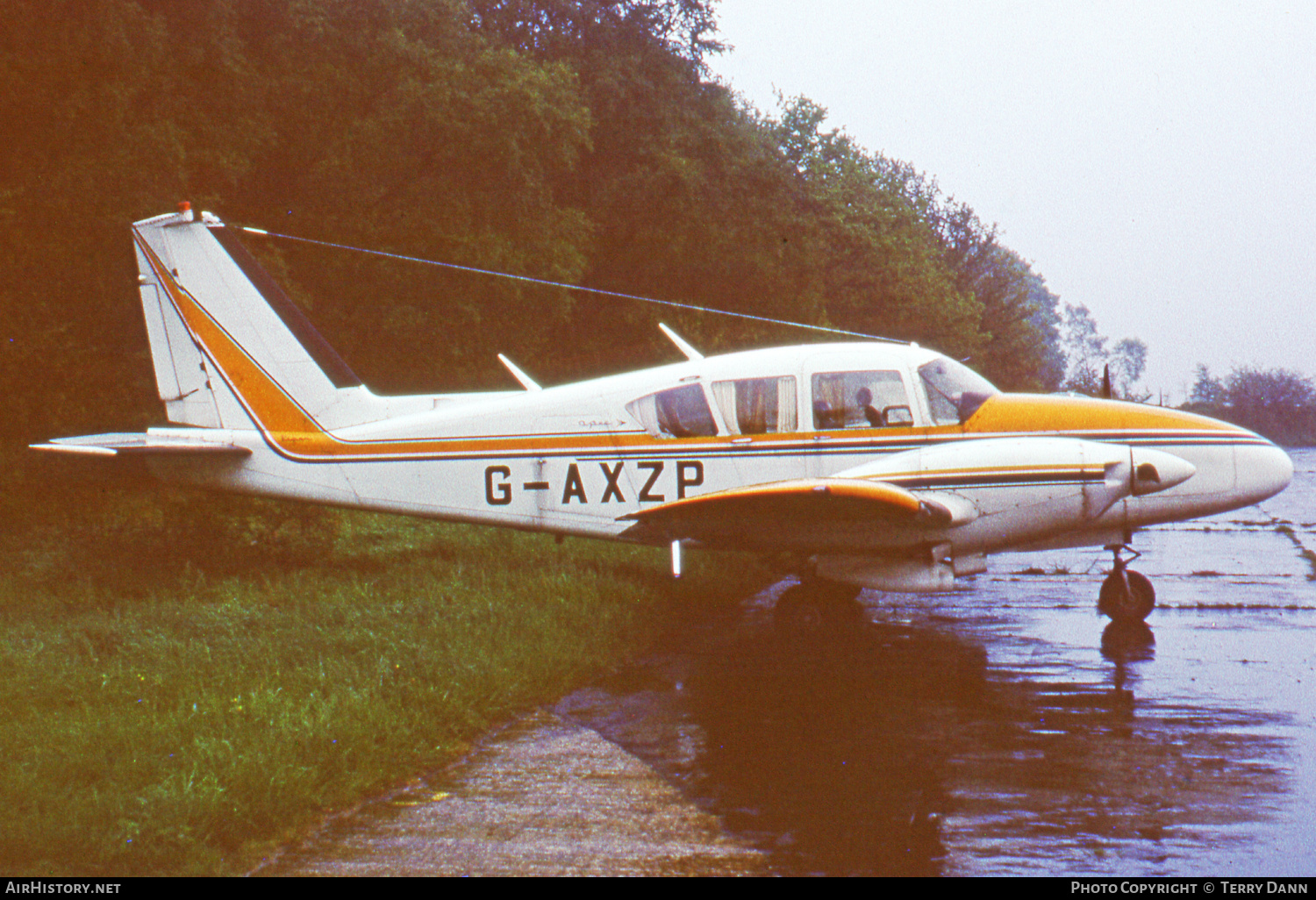 Aircraft Photo of G-AXZP | Piper PA-E23-250 Aztec | AirHistory.net #748340