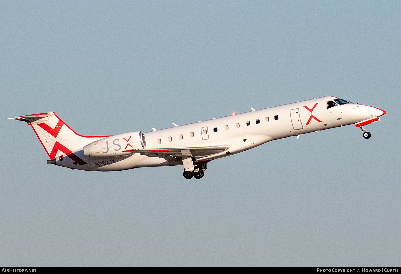 Aircraft Photo of N262JX | Embraer ERJ-135LR (EMB-135LR) | JetSuiteX - JSX | AirHistory.net #748487