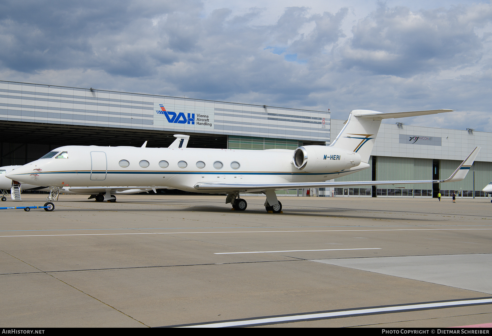 Aircraft Photo of M-HERI | Gulfstream Aerospace G-V-SP Gulfstream G550 | AirHistory.net #748495