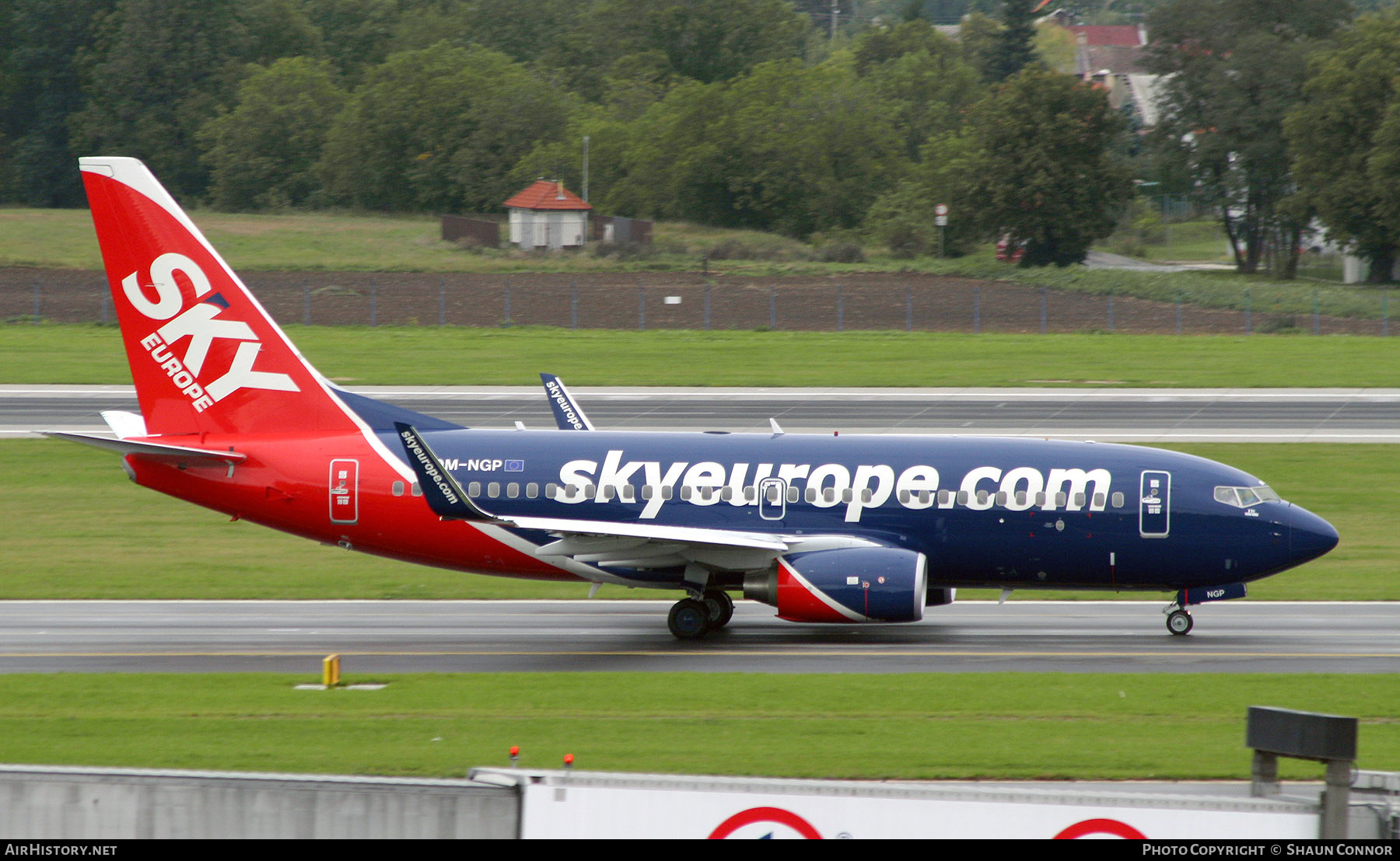 Aircraft Photo of OM-NGP | Boeing 737-7GL | SkyEurope Airlines | AirHistory.net #748784