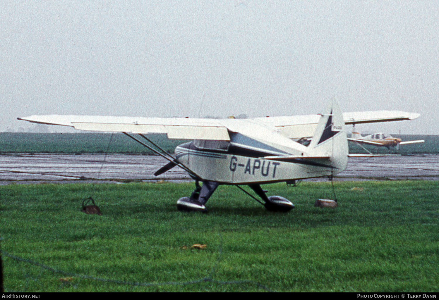 Aircraft Photo of G-APUT | Piper PA-22-160 Tri-Pacer | AirHistory.net #748846