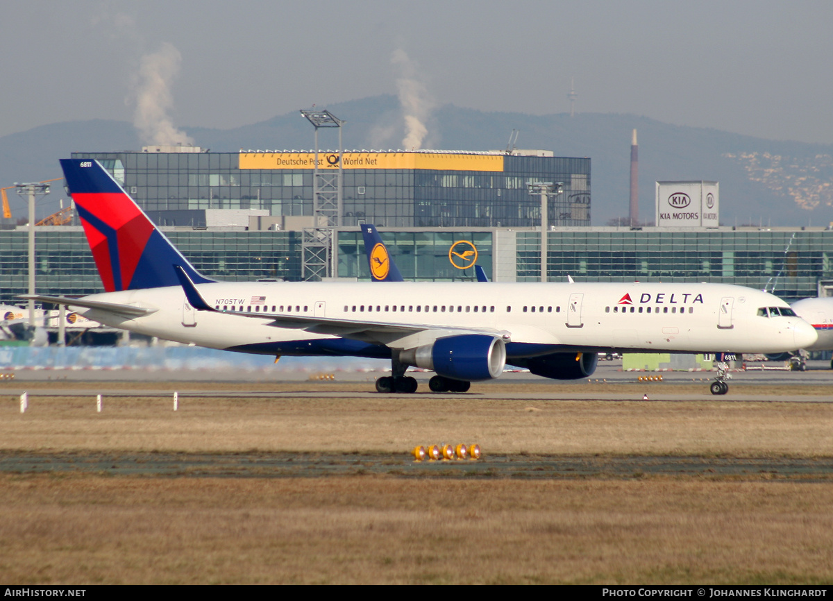 Aircraft Photo of N705TW | Boeing 757-231 | Delta Air Lines | AirHistory.net #748927