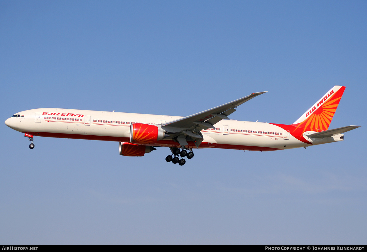 Aircraft Photo of VT-ALN | Boeing 777-337/ER | Air India | AirHistory.net #748941