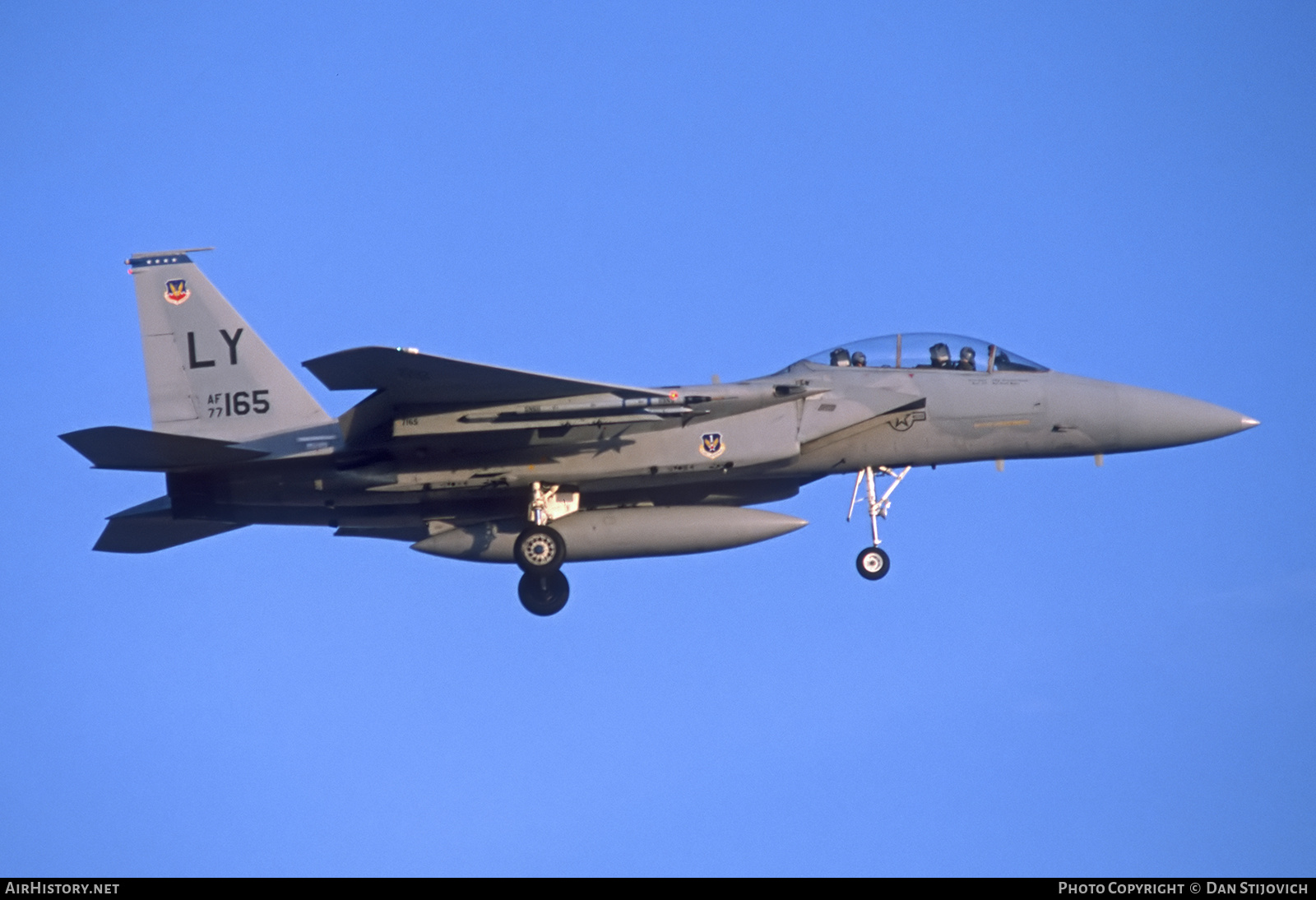 Aircraft Photo of 77-0165 / AF77-165 | McDonnell Douglas F-15B Eagle | USA - Air Force | AirHistory.net #749224