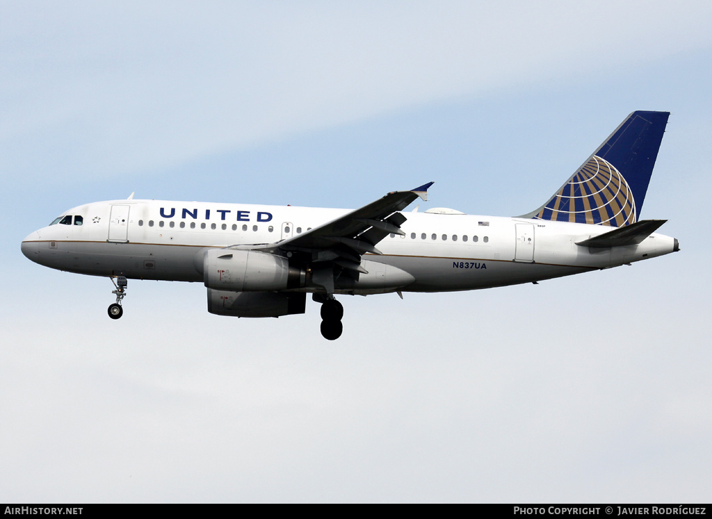 Aircraft Photo of N837UA | Airbus A319-131 | United Airlines | AirHistory.net #749318