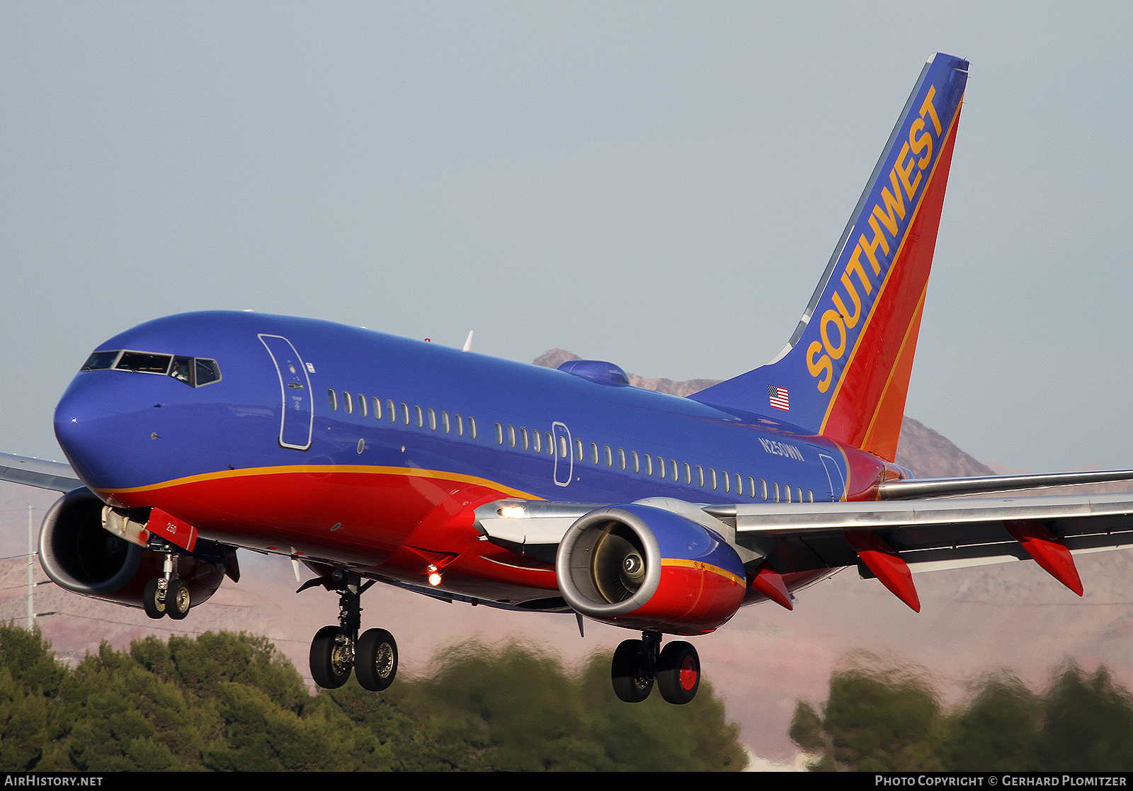 Aircraft Photo of N250WN | Boeing 737-7H4 | Southwest Airlines | AirHistory.net #749351