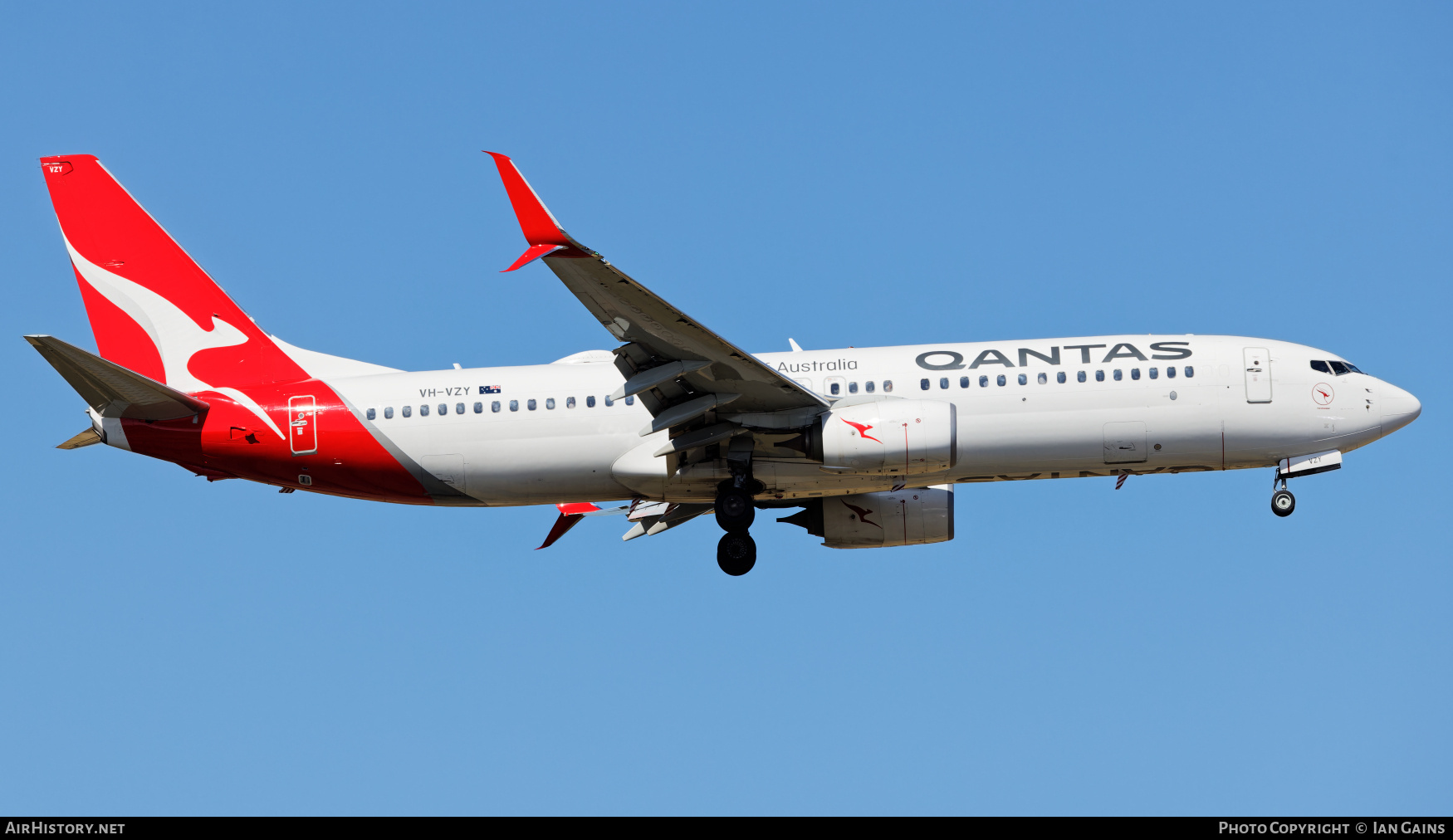 Aircraft Photo of VH-VZY | Boeing 737-838 | Qantas | AirHistory.net #749364