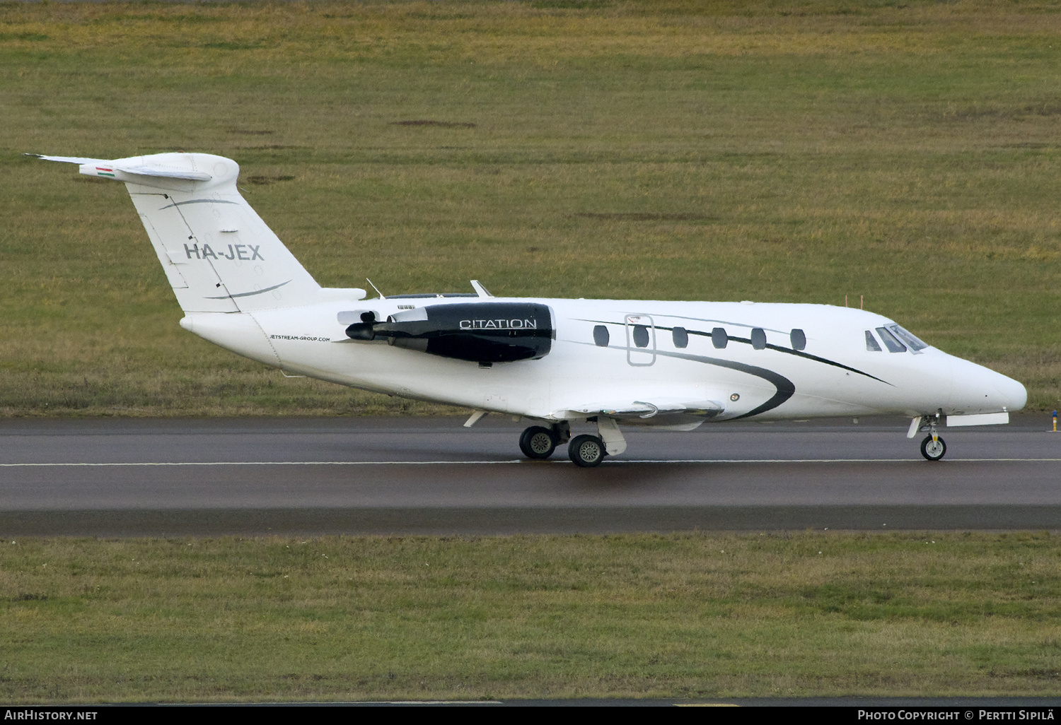 Aircraft Photo of HA-JEX | Cessna 650 Citation VI | AirHistory.net #749515