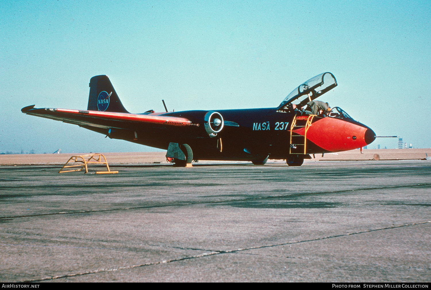 Aircraft Photo of NASA 237 | Martin B-57B Canberra | NASA - National Aeronautics and Space Administration | AirHistory.net #749723