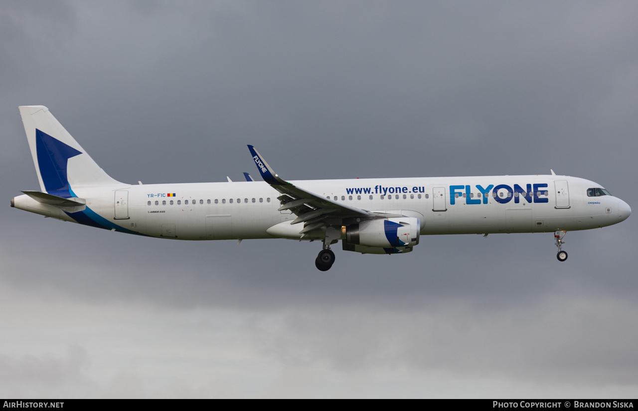 Aircraft Photo of YR-FIC | Airbus A321-231 | FlyOne | AirHistory.net #749801
