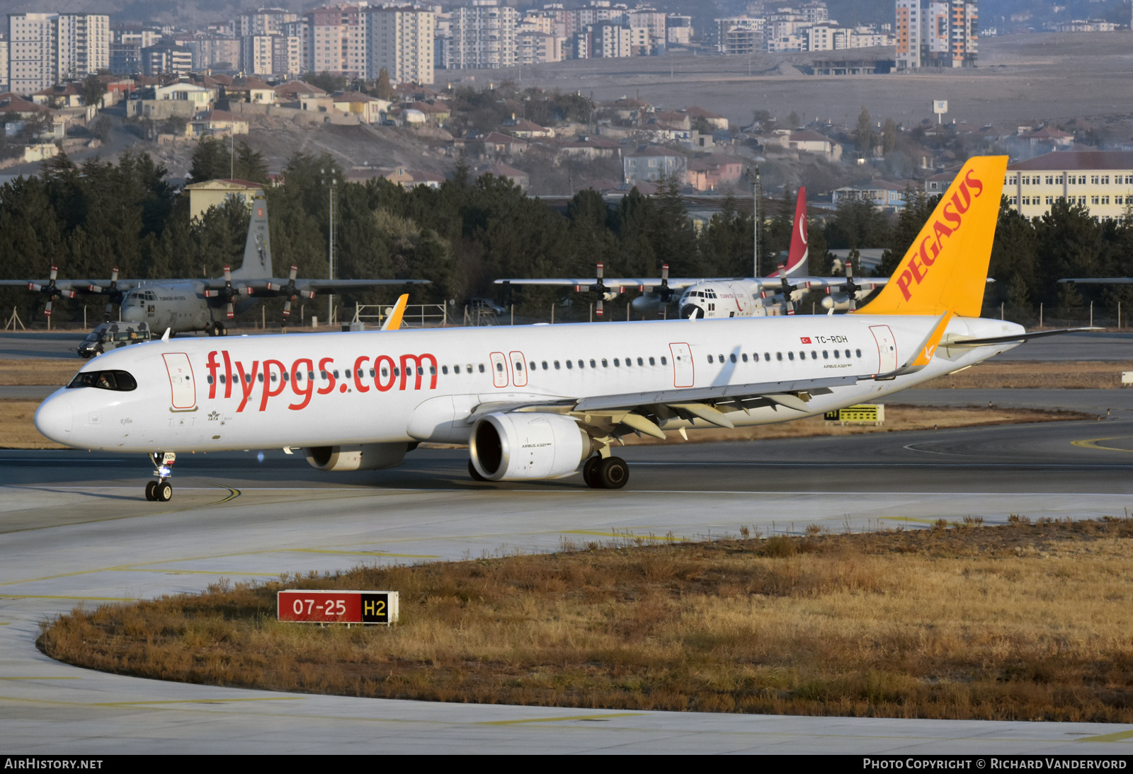 Aircraft Photo of TC-RDH | Airbus A321-251NX | Pegasus Airlines | AirHistory.net #749965