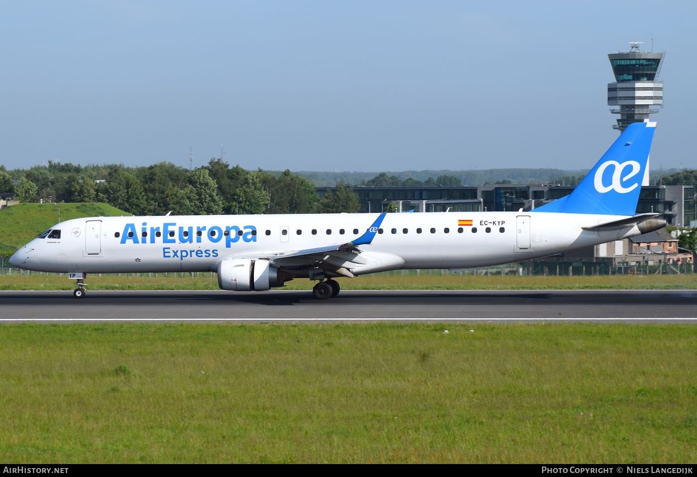 Aircraft Photo of EC-KYP | Embraer 195LR (ERJ-190-200LR) | Air Europa Express | AirHistory.net #750045