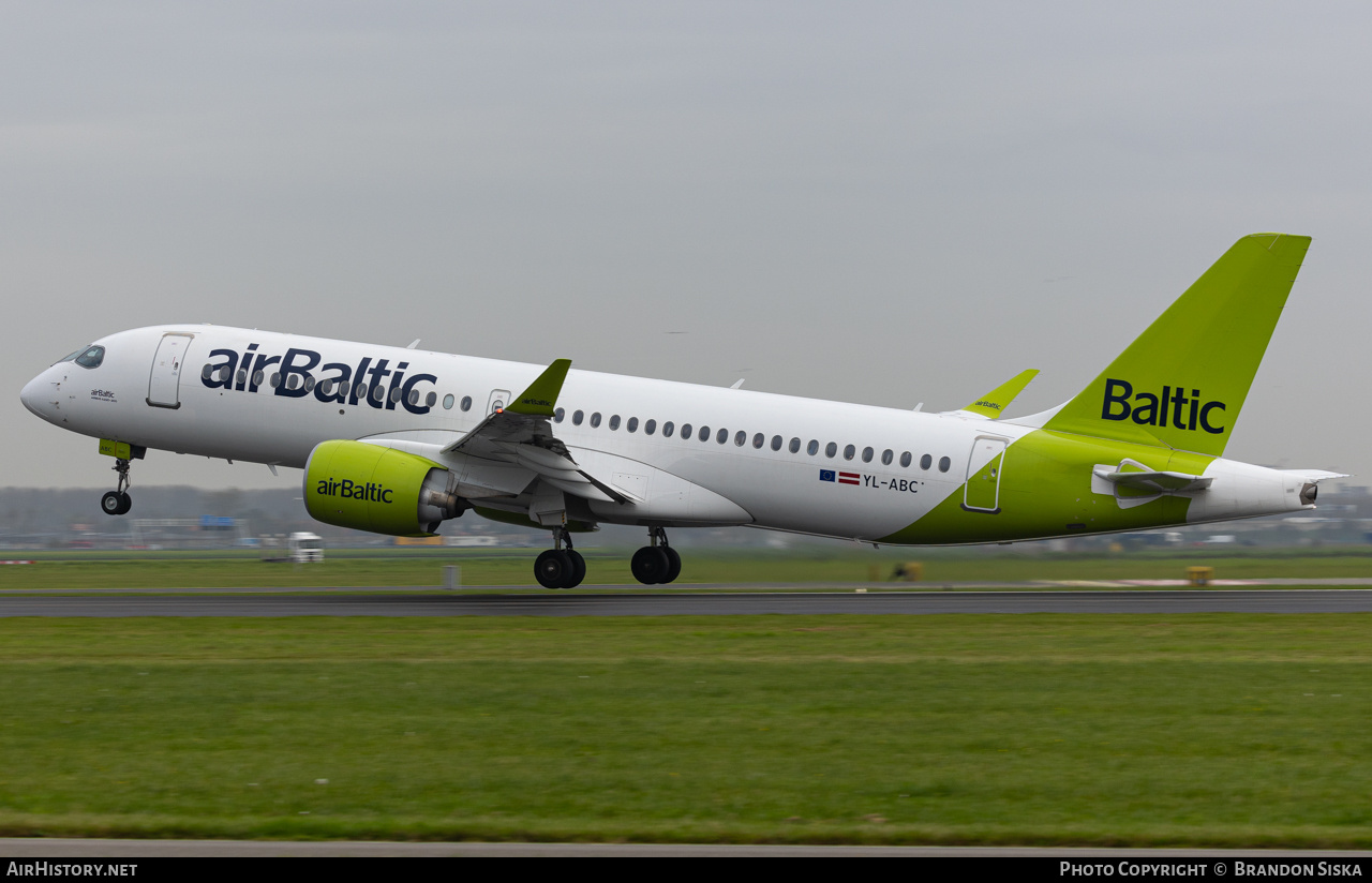 Aircraft Photo of YL-ABC | Airbus A220-371 (BD-500-1A11) | AirBaltic | AirHistory.net #750117