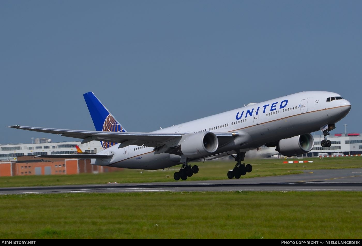 Aircraft Photo of N798UA | Boeing 777-222/ER | United Airlines | AirHistory.net #750119