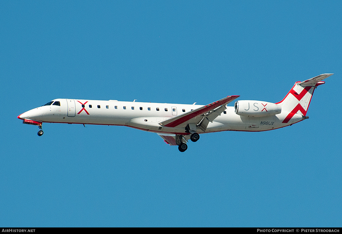 Aircraft Photo of N961JX | Embraer ERJ-145LR (EMB-145LR) | JetSuiteX - JSX | AirHistory.net #750203