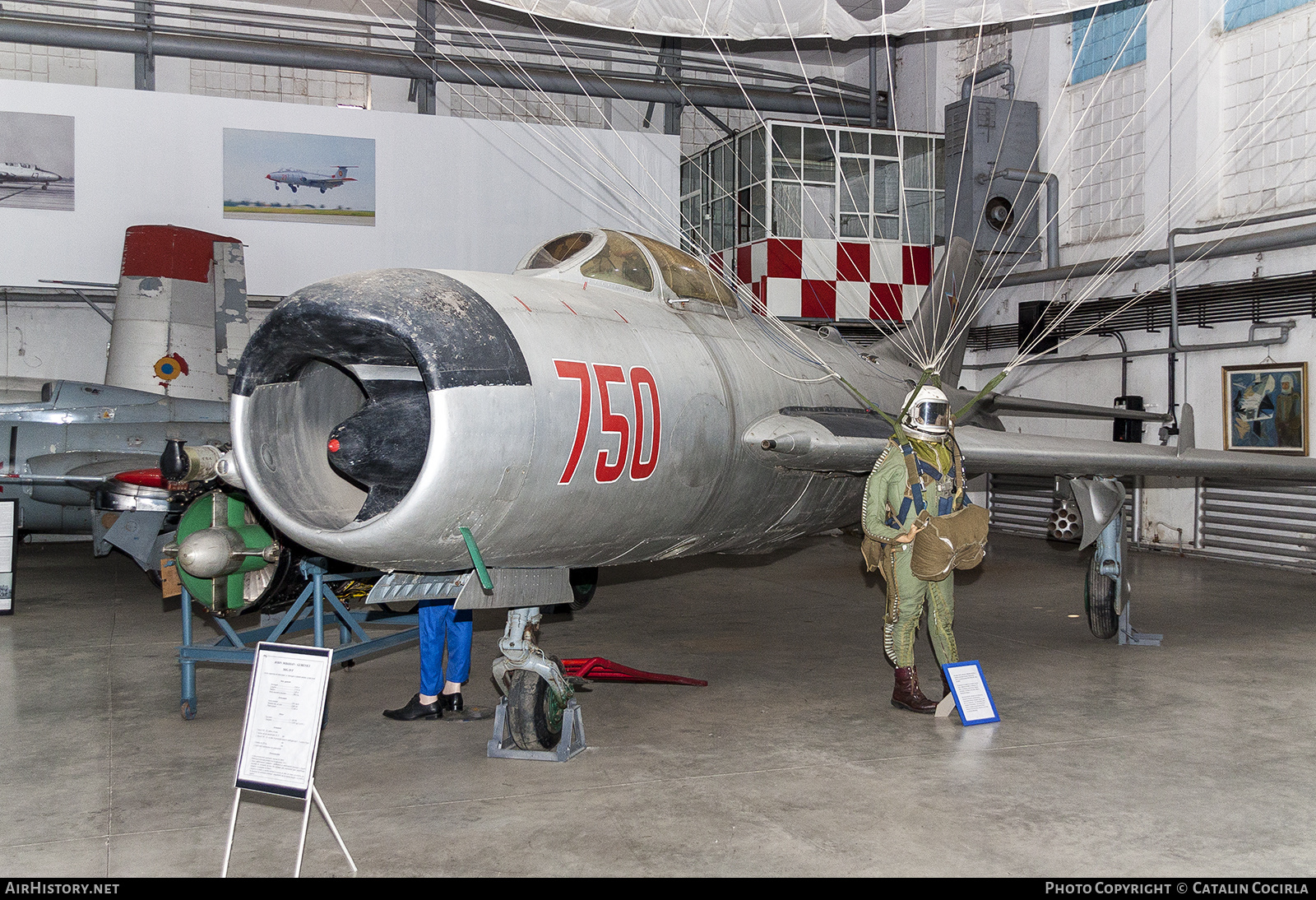 Aircraft Photo of 750 | Mikoyan-Gurevich MiG-19P | Romania - Air Force | AirHistory.net #750211