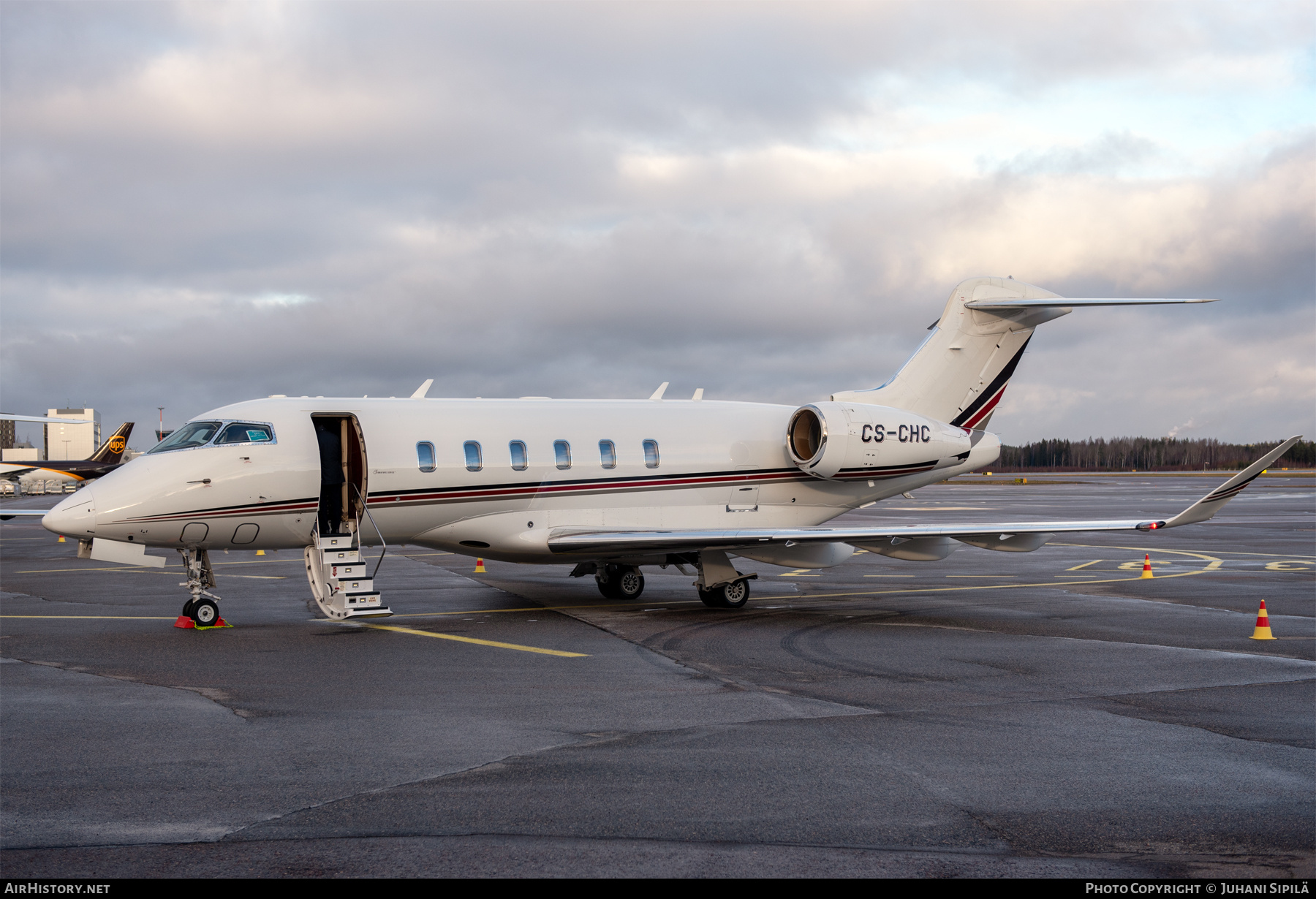 Aircraft Photo of CS-CHC | Bombardier Challenger 350 (BD-100-1A10) | AirHistory.net #750243