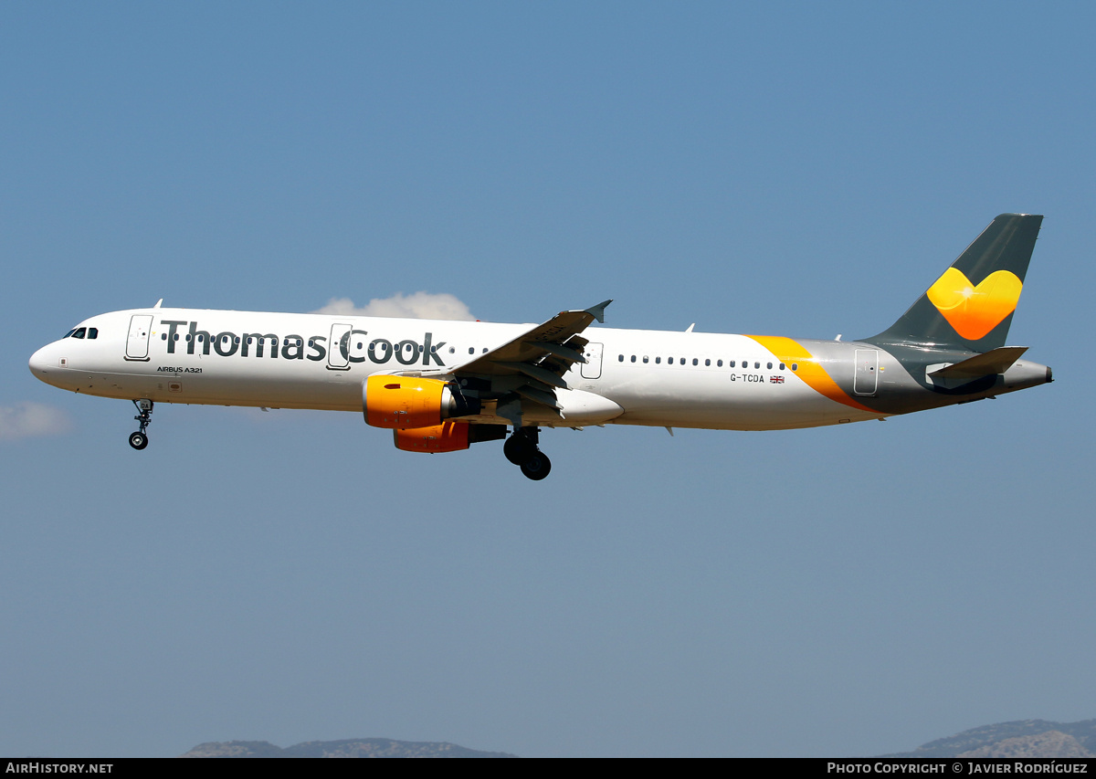 Aircraft Photo of G-TCDA | Airbus A321-211 | Thomas Cook Airlines | AirHistory.net #750557