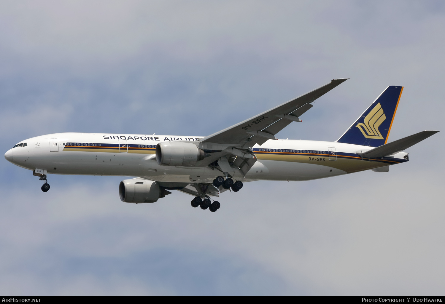 Aircraft Photo of 9V-SRK | Boeing 777-212/ER | Singapore Airlines | AirHistory.net #750647
