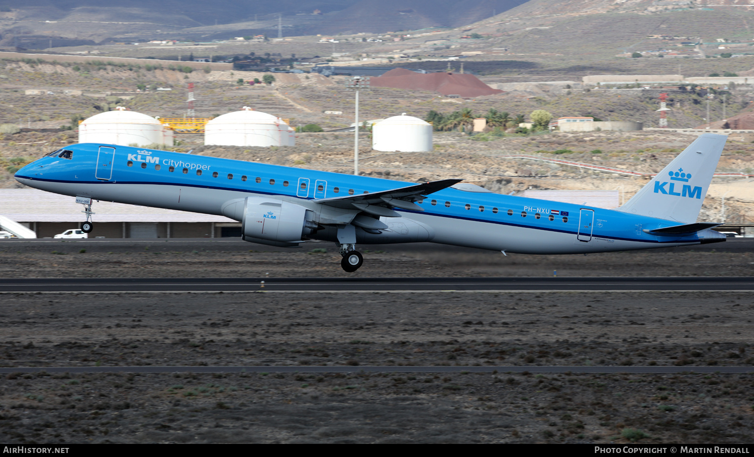 Aircraft Photo of PH-NXU | Embraer 195-E2 (ERJ-190-400) | KLM Cityhopper | AirHistory.net #751021