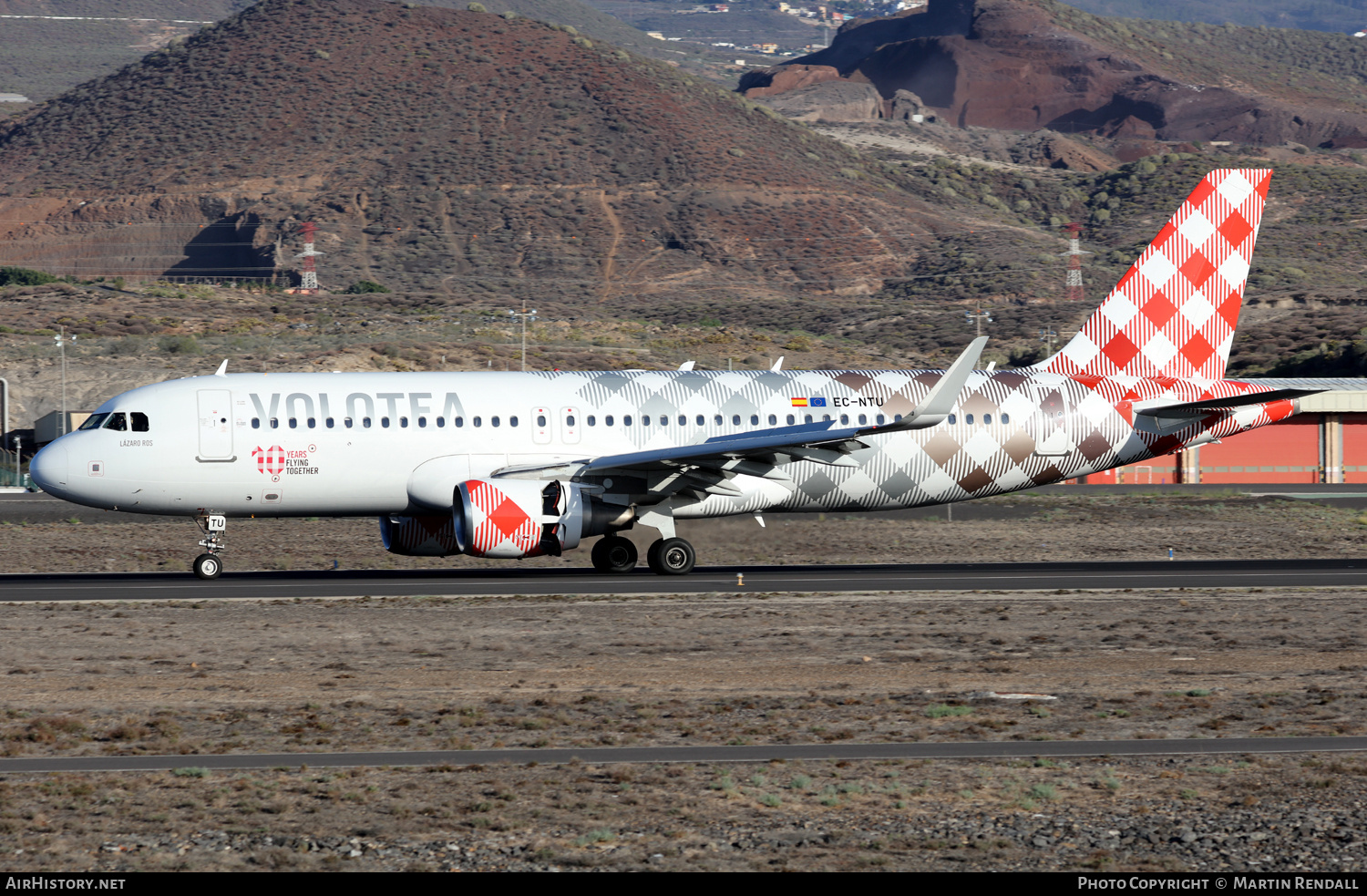 Aircraft Photo of EC-NTU | Airbus A320-214 | Volotea | AirHistory.net #751063