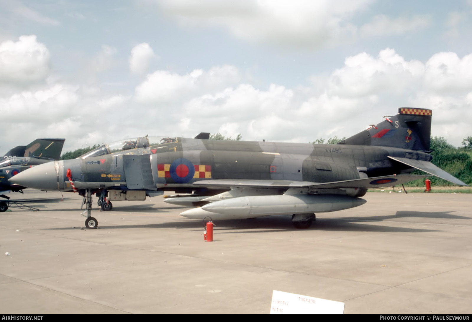 Aircraft Photo of XV490 | McDonnell Douglas F-4M Phantom FGR2 | UK - Air Force | AirHistory.net #751321